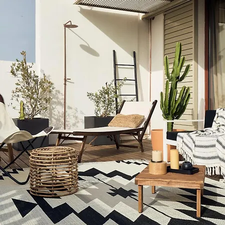 Takla - Two Bedroom In Diputacion St